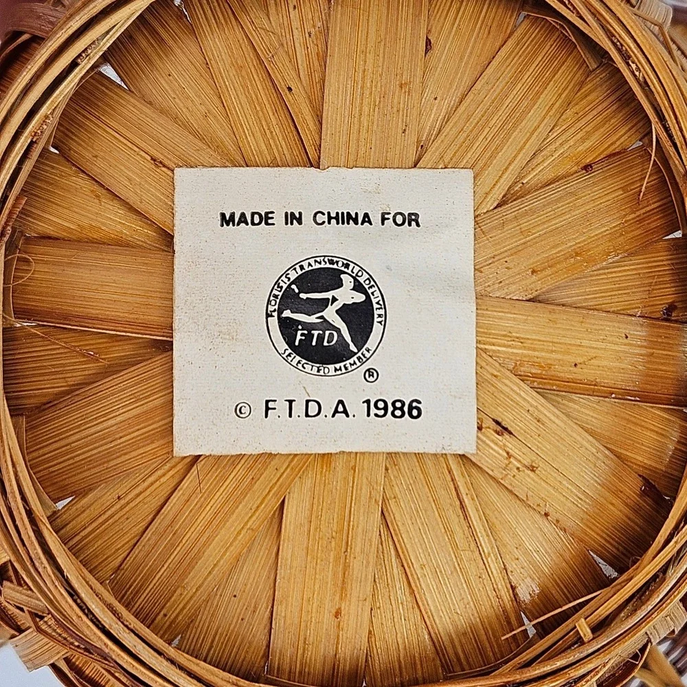 Vintage FTD Plant Ruffle Edge Wicker Basket with Handle Decorative Flower Basket